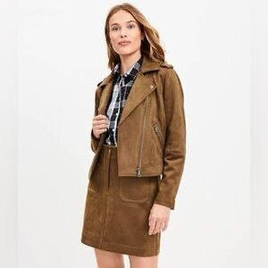 BNWT LOFT faux suede skirt with pockets